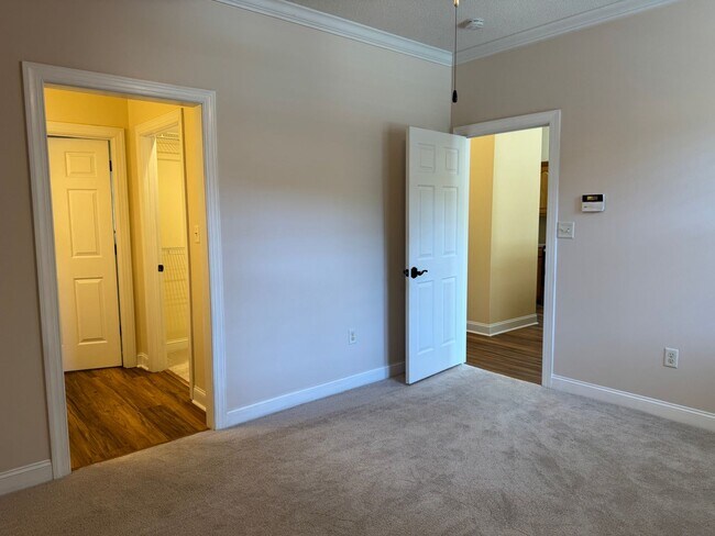 Building Photo - One Bedroom Condo in The Terraces of Denver!