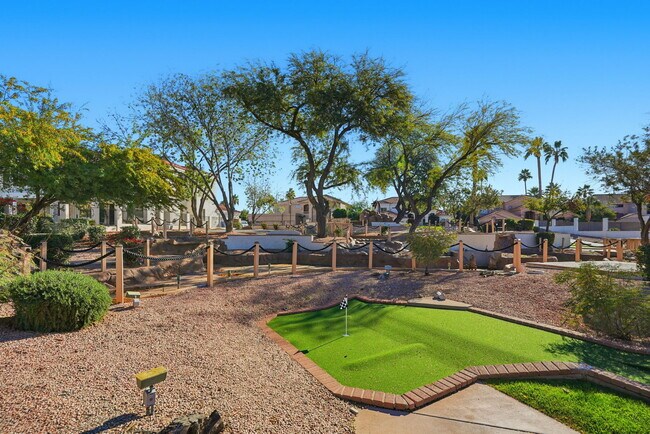 Building Photo - 1425 W Commerce Ave