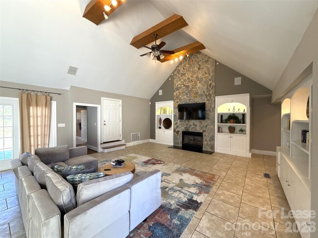 Building Photo - 14009 Thompson Rd