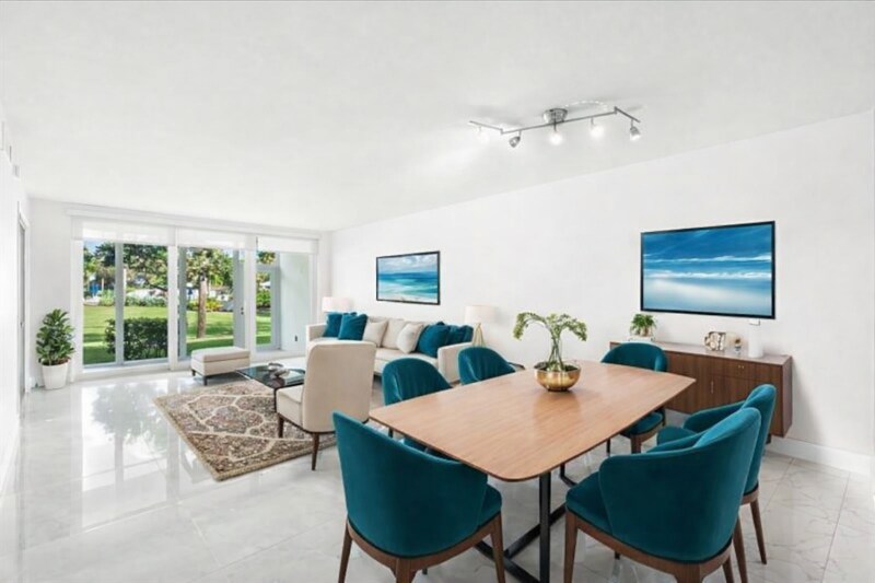 Building Photo - 500 Oaks Ln