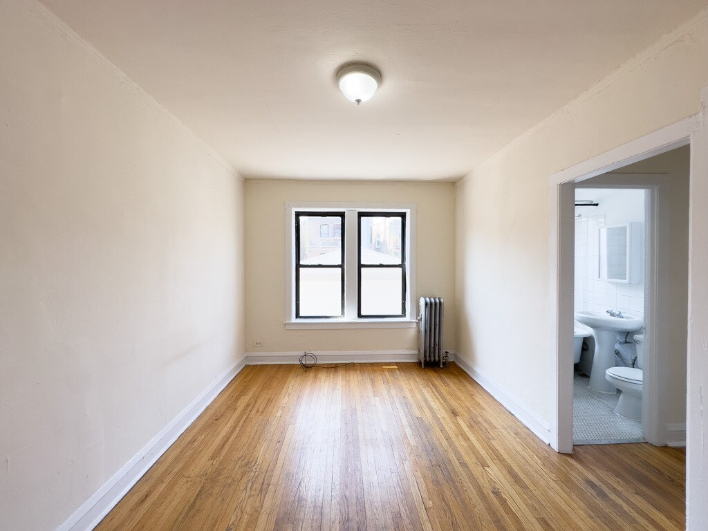 Building Photo - 3308 W Schubert Ave