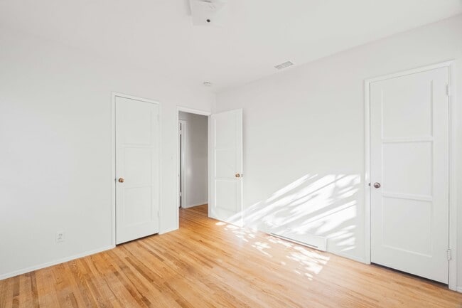 Building Photo - 13218 Lake St