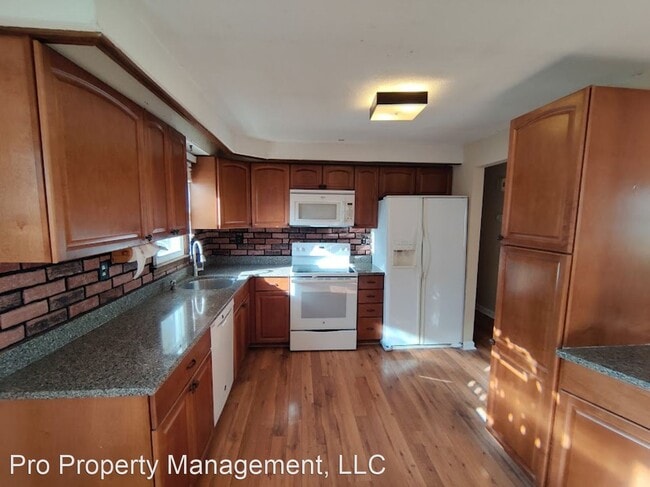 Building Photo - 3 br, 1.5 bath House - 77 Hitchcock Drive