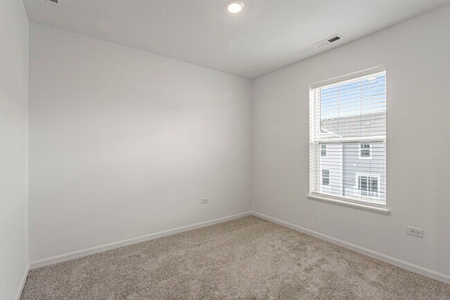 Building Photo - 25736 W Yorkshire Dr