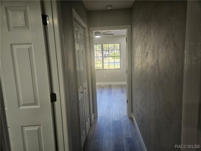 Building Photo - 2320 N Hendry Point