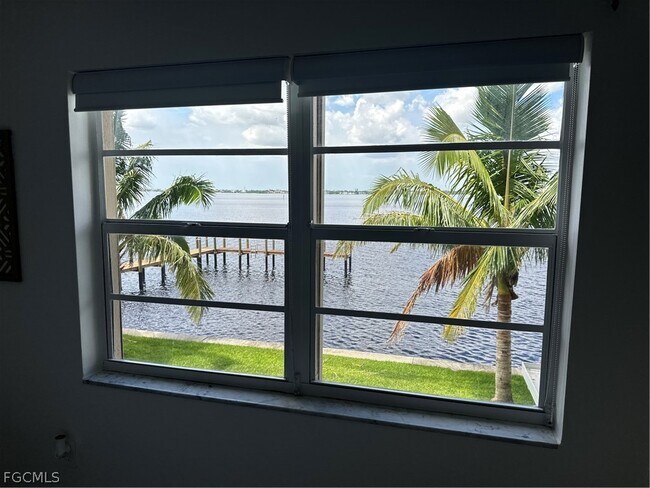 Building Photo - 1900 Clifford St