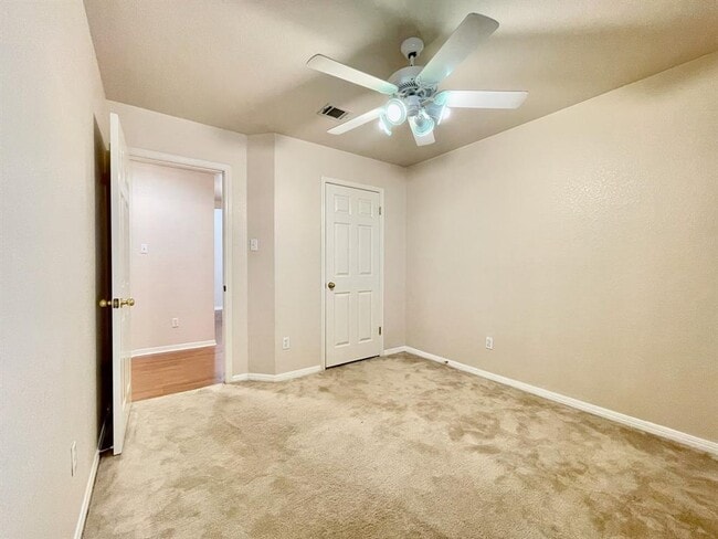 Building Photo - 1725 Dapplegrey Ln