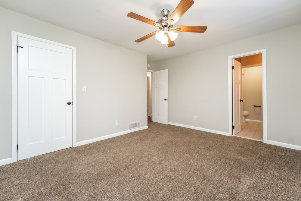 Building Photo - 299 Cindy Dr SE