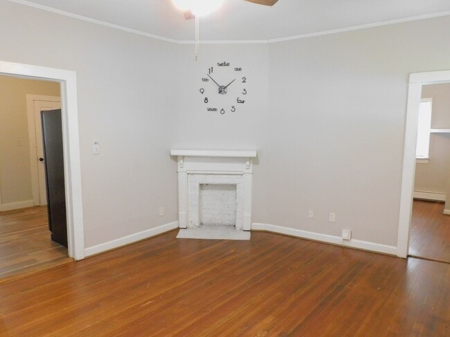 Building Photo - 1008 Cranbrook St