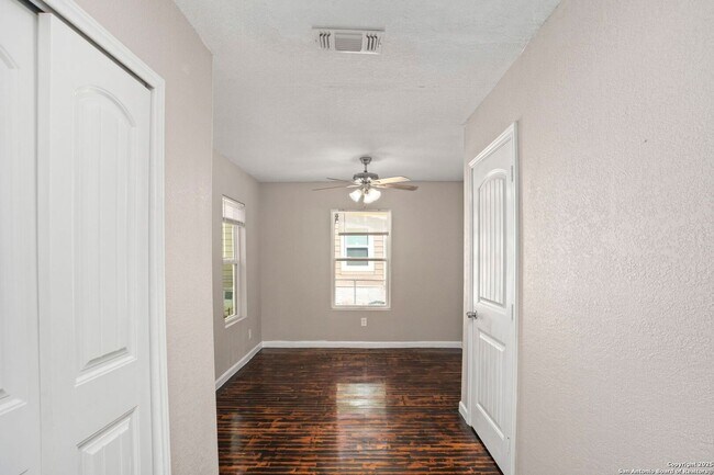 Building Photo - Well-Maintained 3-Bedroom Home – Ideal for Students & Professionals!