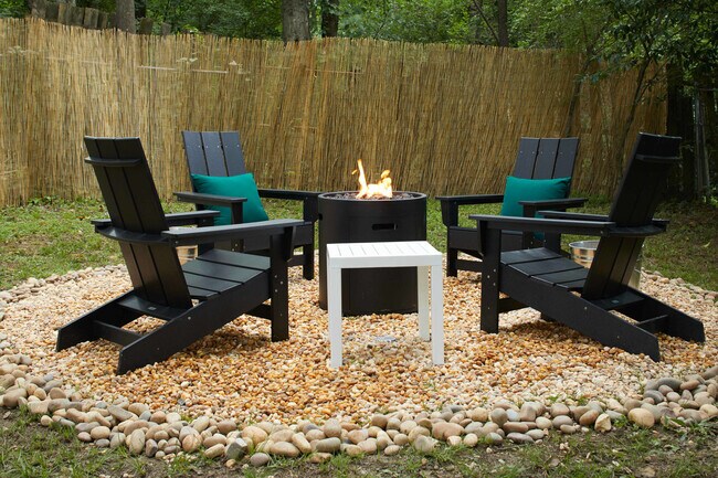 Building Photo - 724 47th Way S