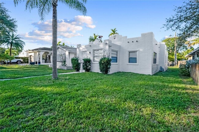 Building Photo - 1505 Monroe St