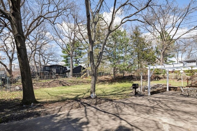 Building Photo - 6429 Mendelssohn Ln