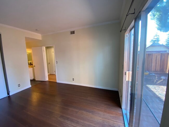 Building Photo - BLOSSOM VALLEY - Beautifully updated end u...
