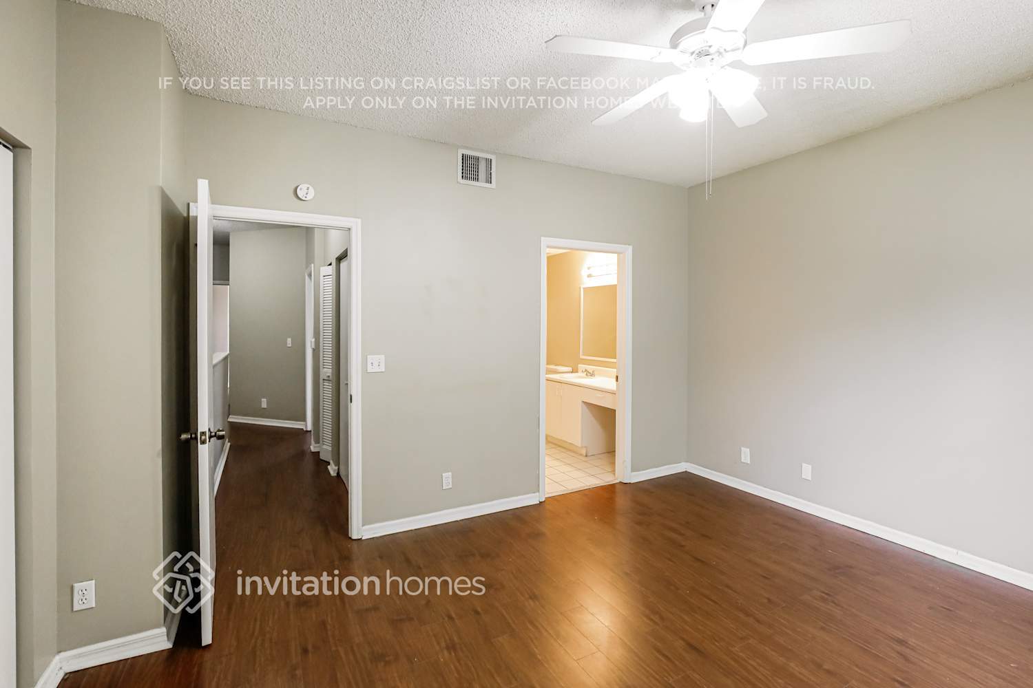 Building Photo - 1136 Sorrento Dr