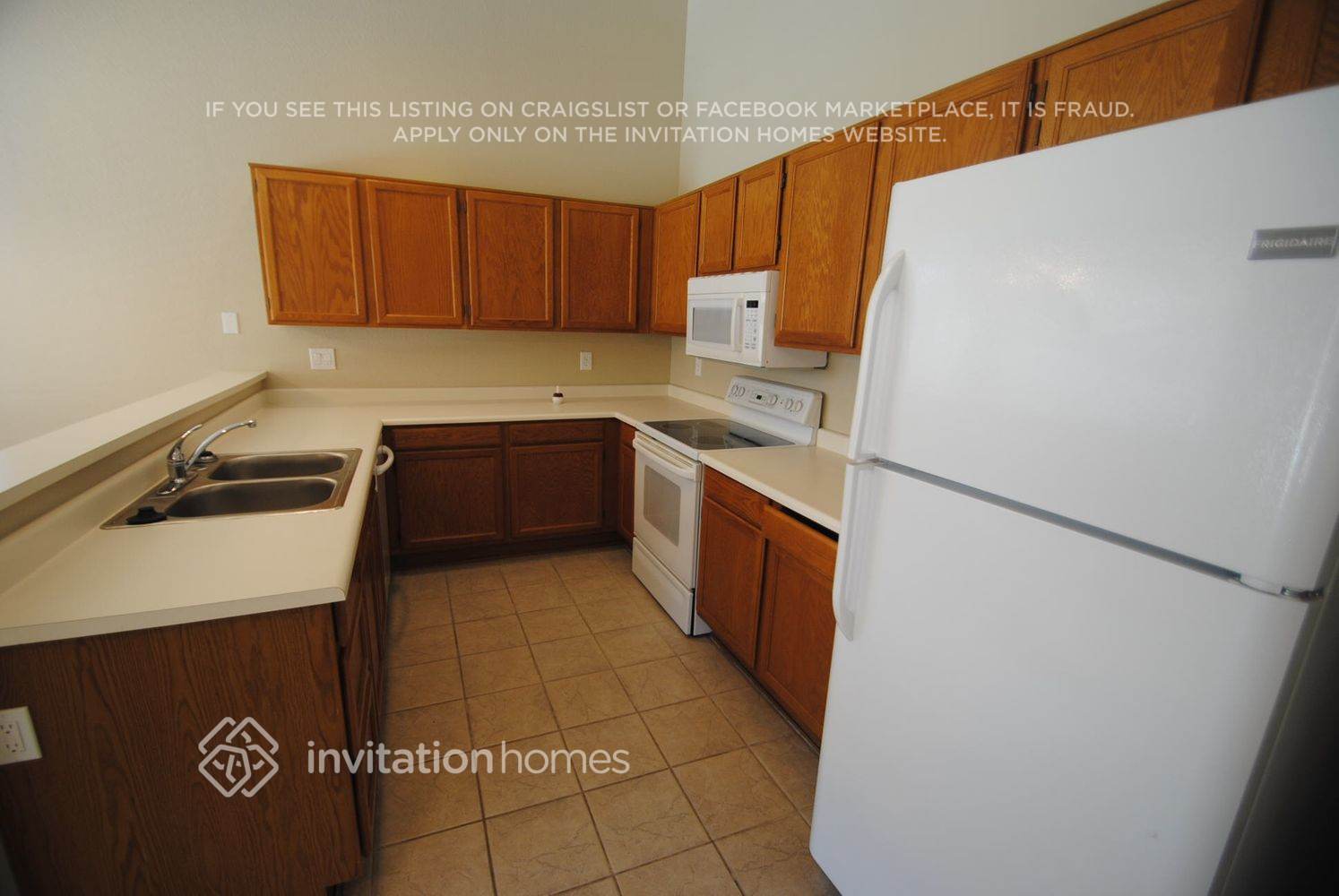Building Photo - 8249 W Dreyfus Dr