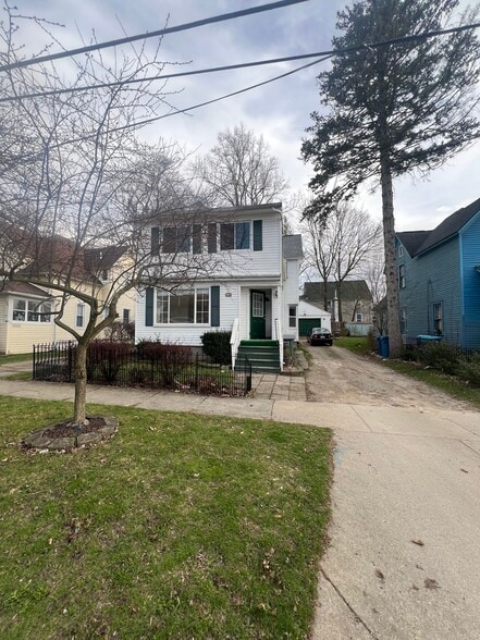 Building Photo - 132 Reed Ave