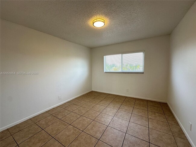 Building Photo - 1400 NE 56th St