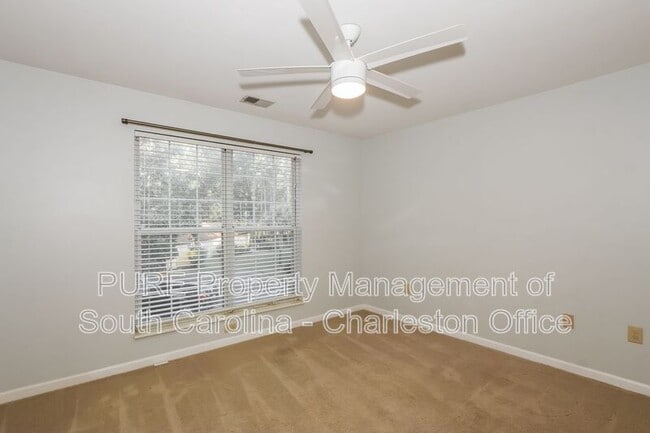 Building Photo - 208 Pipers Ln
