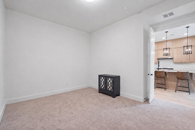 Building Photo - 7424 Lilypad Ln
