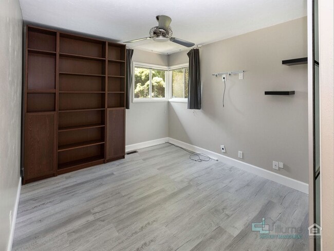 Building Photo - Charming 3-Bedroom Home in a Quiet Cul-de-Sac