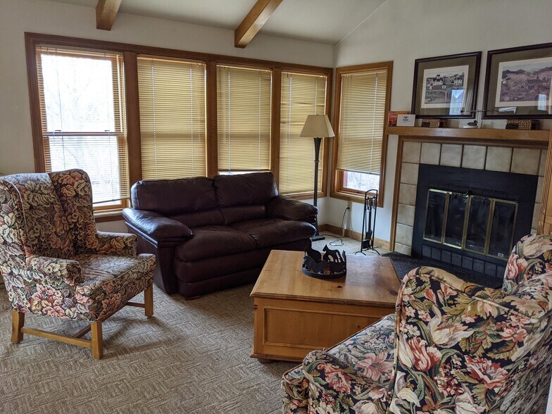 Building Photo - 6 Ferringway Cir