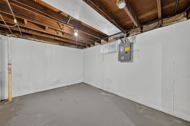 Building Photo - 2059 Wilbert Dr