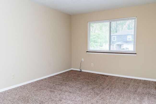 Building Photo - 4501-4503 Millbrook Dr.