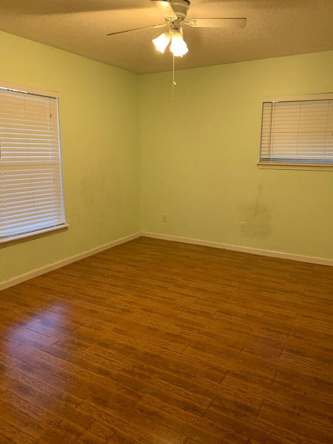 Building Photo - 3204 Southern Hills Cir W