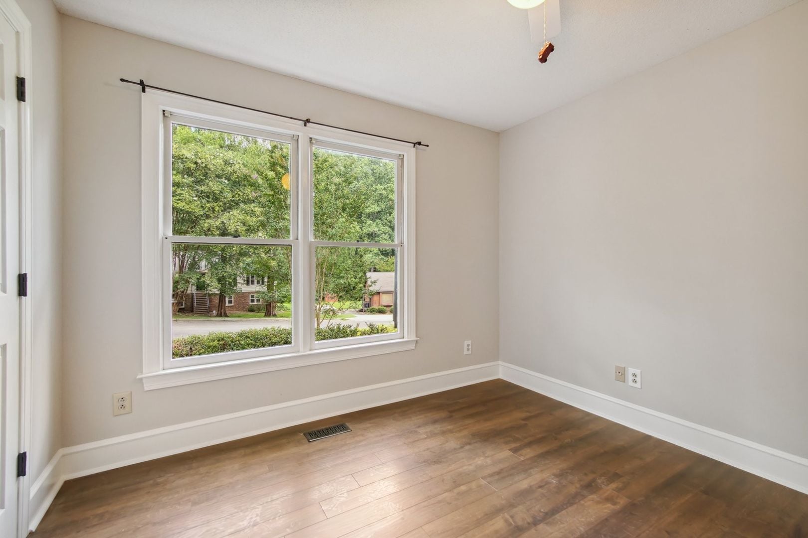 Building Photo - 7445 Deer Track Dr