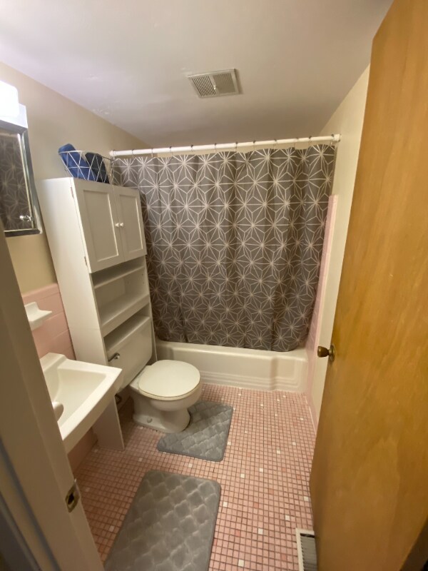 1285 Reavis Barracks Rd 1285 Reavis Barracks Rd St. Louis MO 63125