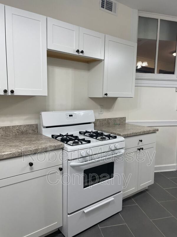 Building Photo - 2004 Cherokee Pkwy