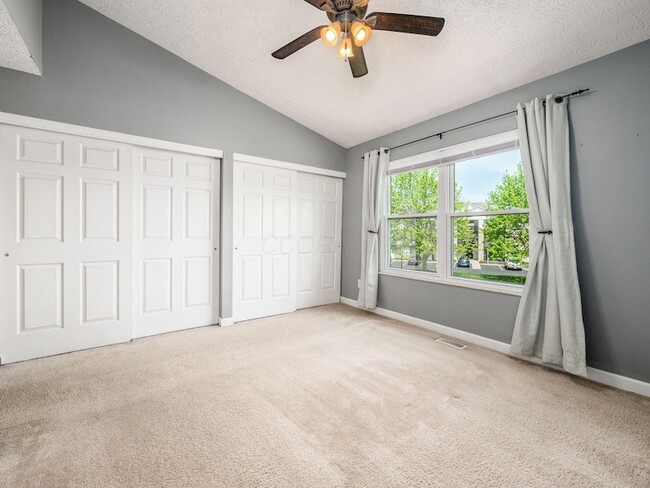 Building Photo - 952 Charleston Way Dr
