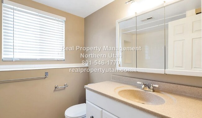 Building Photo - Beautiful 4 Bedroom 2 Bath Home in Kaysville