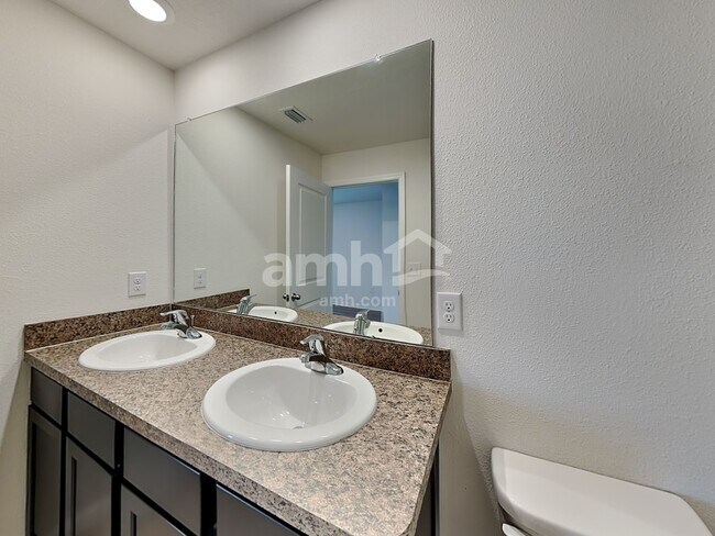 Building Photo - 10316 Flathead Dr