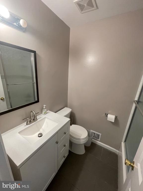 Building Photo - 10075 Maple Leaf Dr