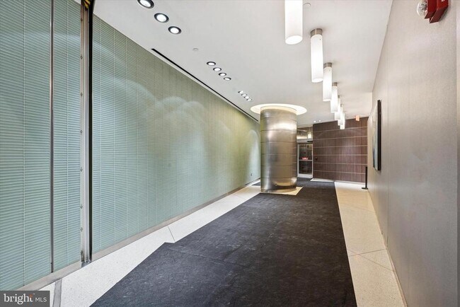 Building Photo - 2101 Market St