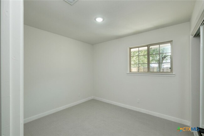 Building Photo - 1702 Wagon Gap Dr