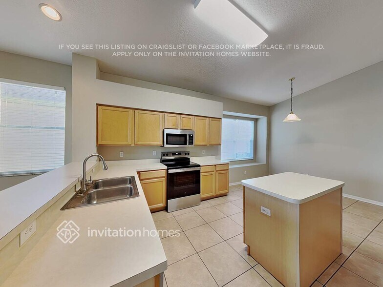 Building Photo - 13707 Ogakor Dr