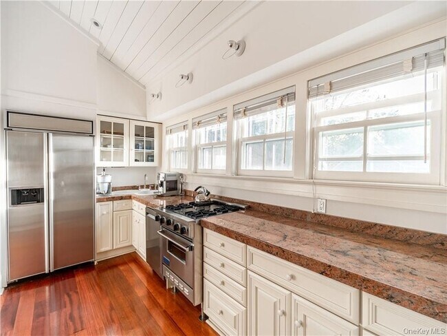 Building Photo - 244 W Mt Airy Rd