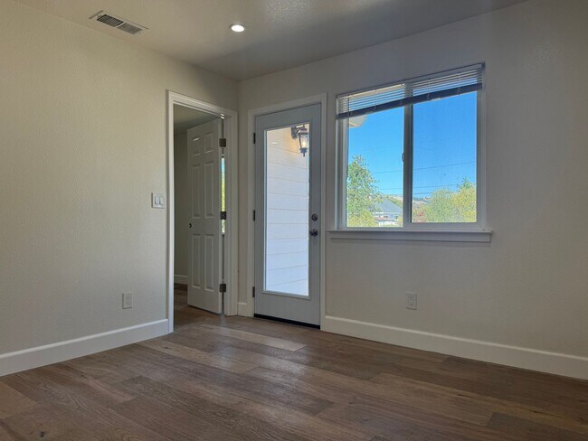 Building Photo - 3815 Elwin Ln