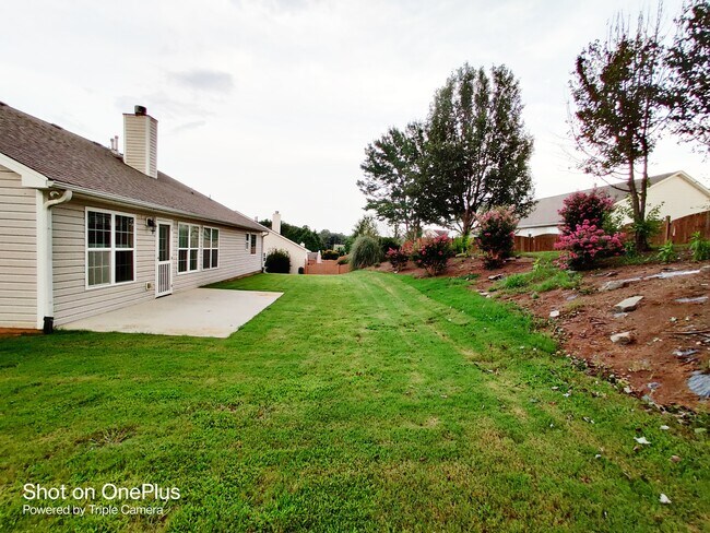 Building Photo - 1352 Fountain Lakes Dr