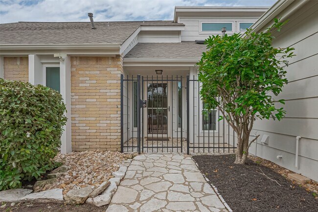 Primary Photo - 14811 El Miranda Dr