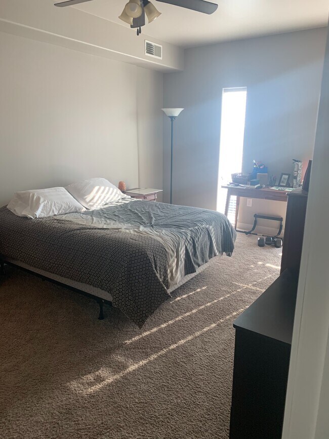 Building Photo - 3526 Eastbrook St