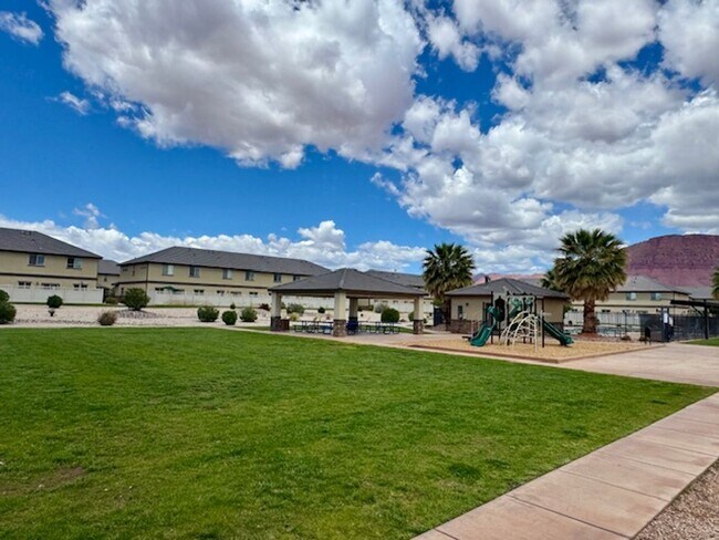 Building Photo - Blackhawk Townhome in Santa Clara