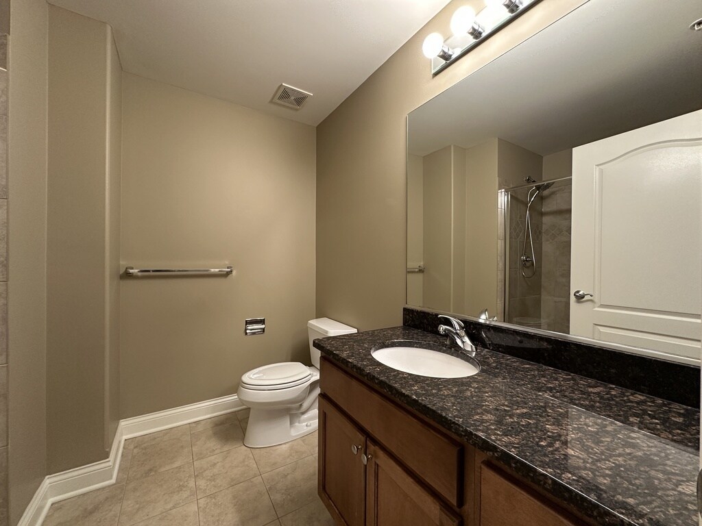 Building Photo - 2 Itasca Place