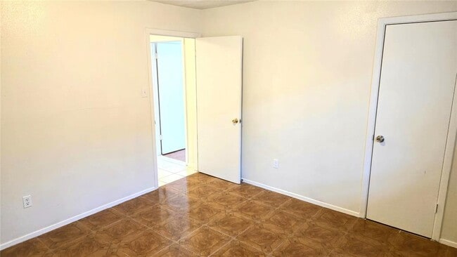 Building Photo - 13146 Newbrook Dr