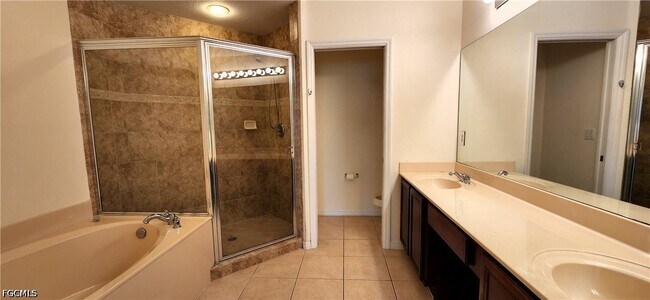 Building Photo - 3345 Dandolo Cir
