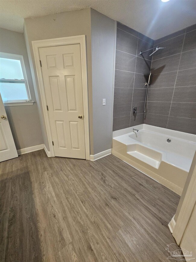 Building Photo - 2726 Blackwood Dr