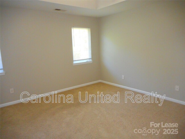Building Photo - 1018 Fountainbrook Dr